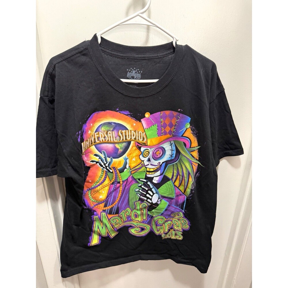 Universal Studios Men’s L Regular Fit Black Mardi Gras Graphic Logo Crew Tee